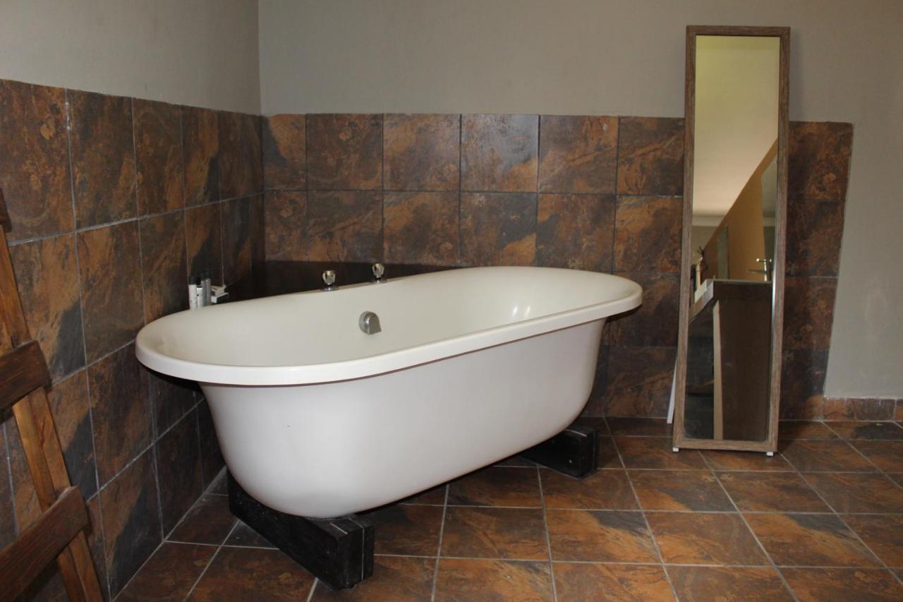 Rivermews Hotel And Spa Maun ภายนอก รูปภาพ
