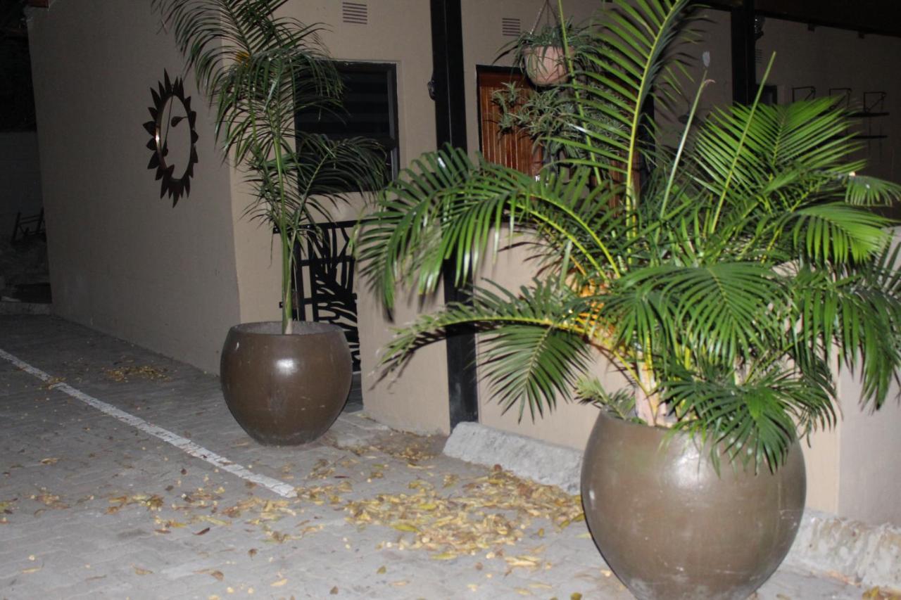 Rivermews Hotel And Spa Maun ภายนอก รูปภาพ